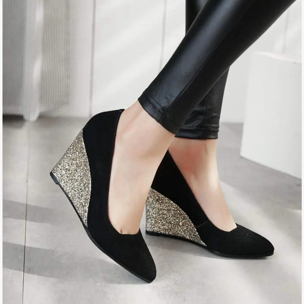 NEW Elegant Black and Gold Wedge Heels Size 8